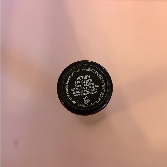 Anastasia Beverly Hills lip gloss - Picture 4 of 4